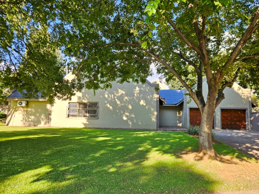 4 Bedroom Property for Sale in Mooivallei Park North West